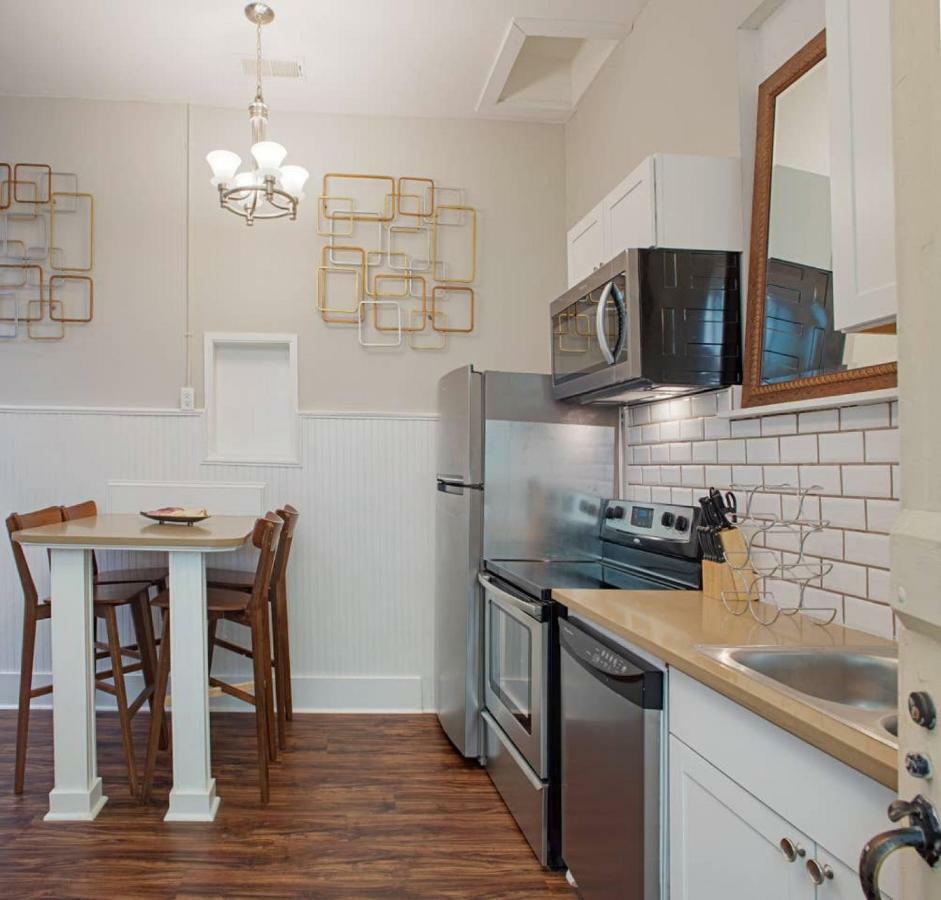 101 E Waldburg - Cozy Cottage Just Off Of Forsyth Park Savannah Exterior photo